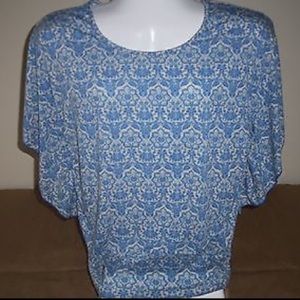 BLUE & WHITE FLORAL TOP, Sz L, NWT